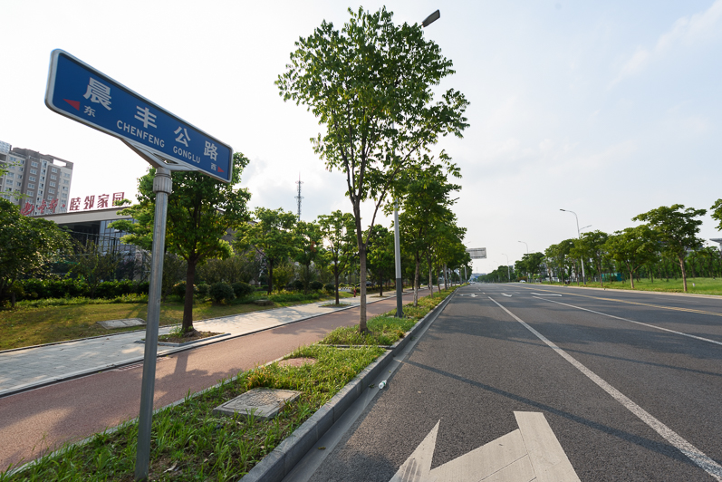 兰凤路、竹风路、荷风路、老张扬公路、晨丰路、香山环山路路灯安装工程1